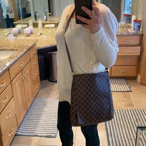 Louis Vuitton mussette